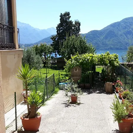 Lo Specchio Sul Lago * Mezzegra